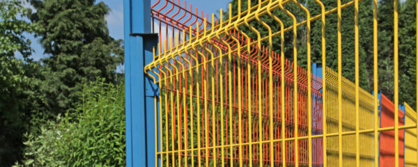 La clôture rigide avec soubassement